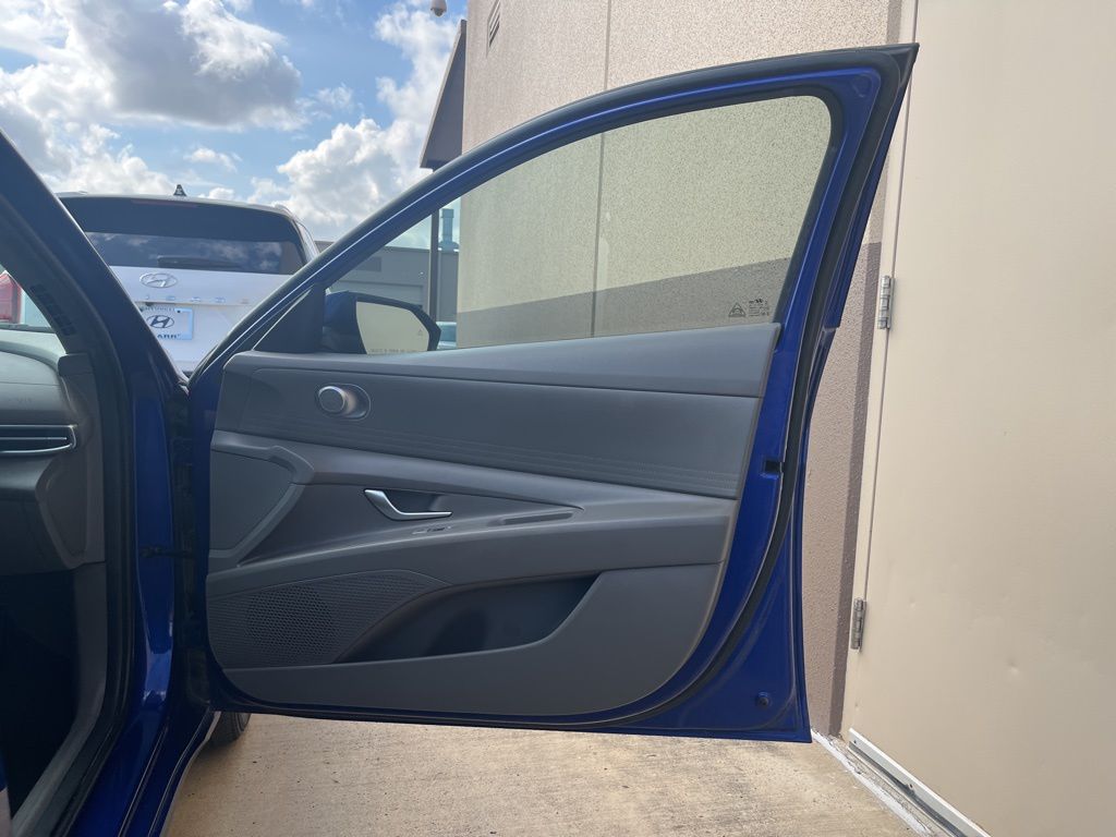 Thumbnail: 2023 Hyundai Elantra - 22