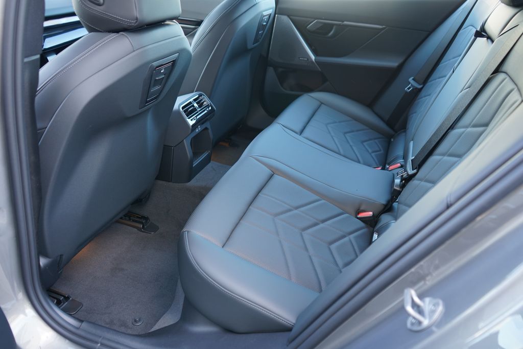 Thumbnail: 2026 BMW i5 - 20