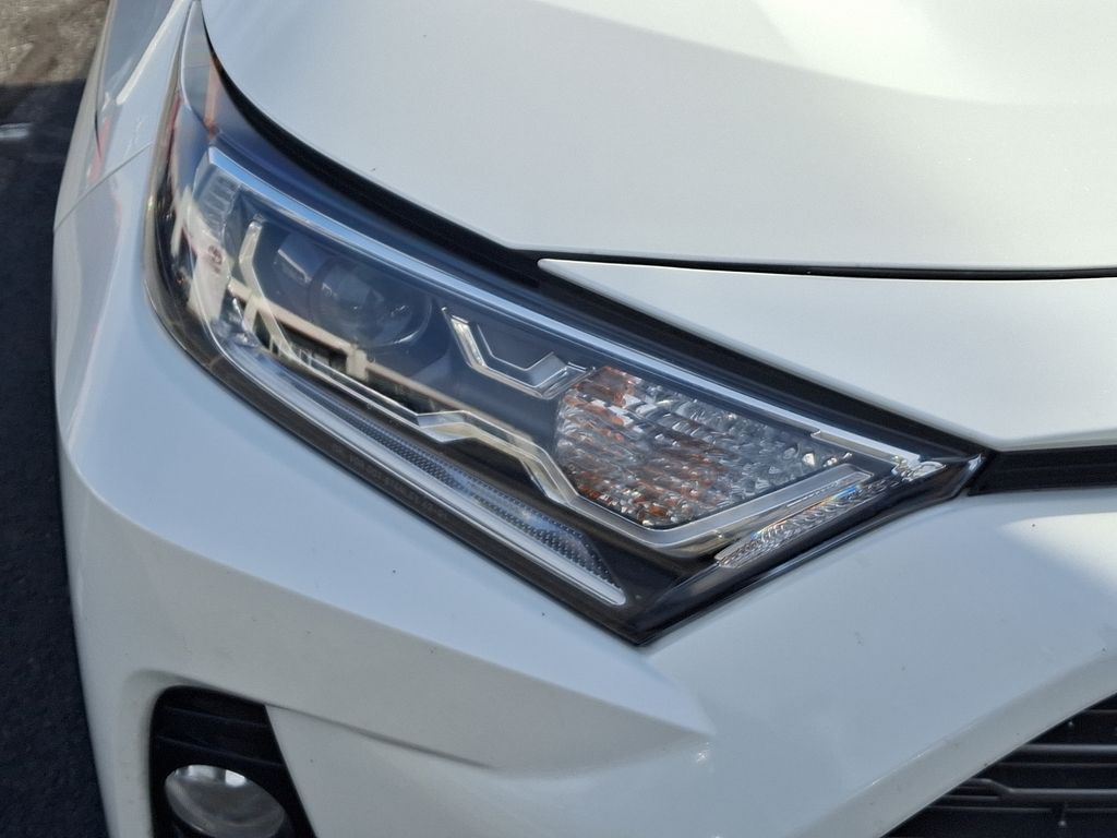 2021 Toyota RAV4 XSE 9