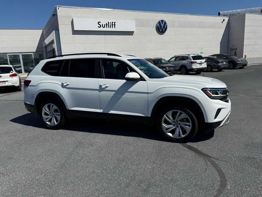 2022 Volkswagen Atlas 3.6L V6 SE w/Technology White at Sutliff Volkswagen