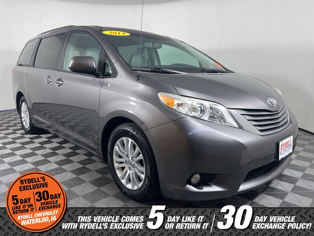2014 Toyota Sienna XLE 7-Passenger Auto Access Seat