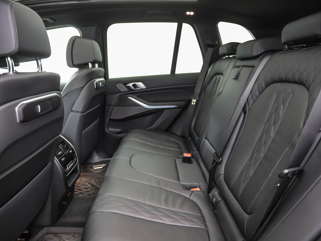 Thumbnail: 2026 BMW X5 - 21