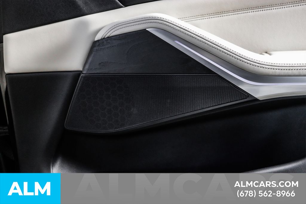 Used 2022 Black BMW xDrive40i image 49