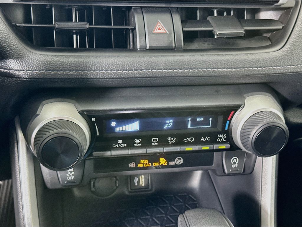 Thumbnail: 2025 Toyota RAV4 - 16
