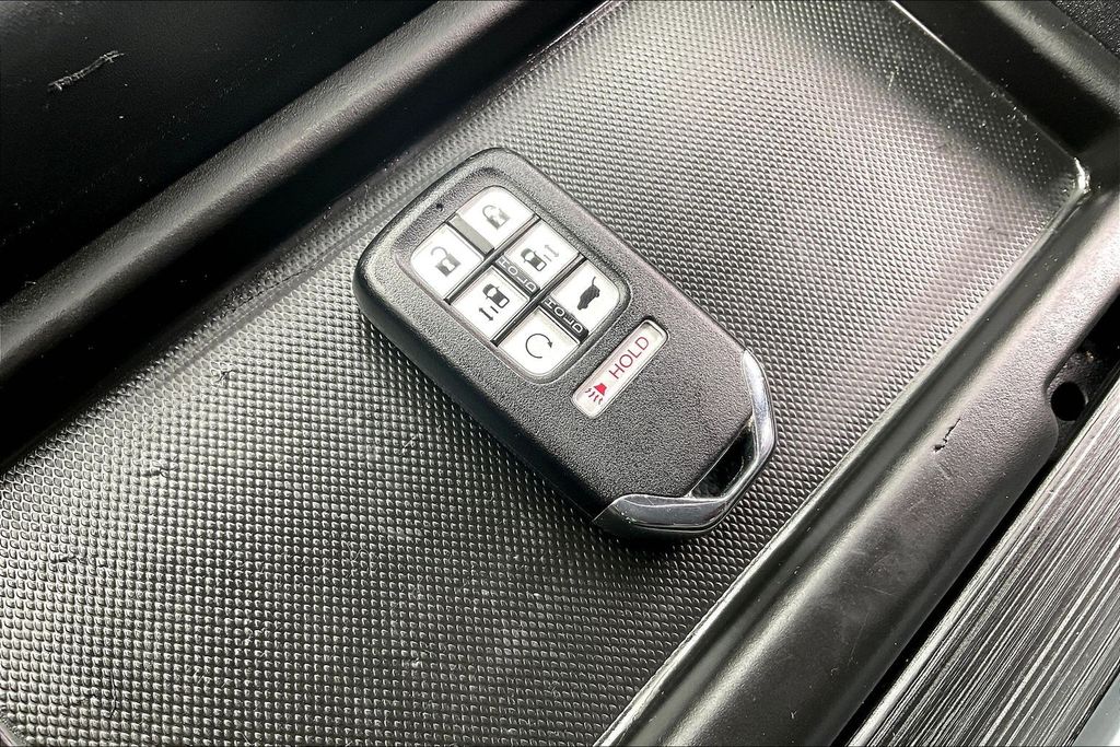 Used 2023 Honda Odyssey Van