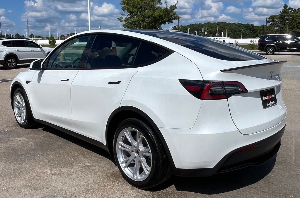 2023 Tesla Model Y Long Range White at River Oaks CDJR