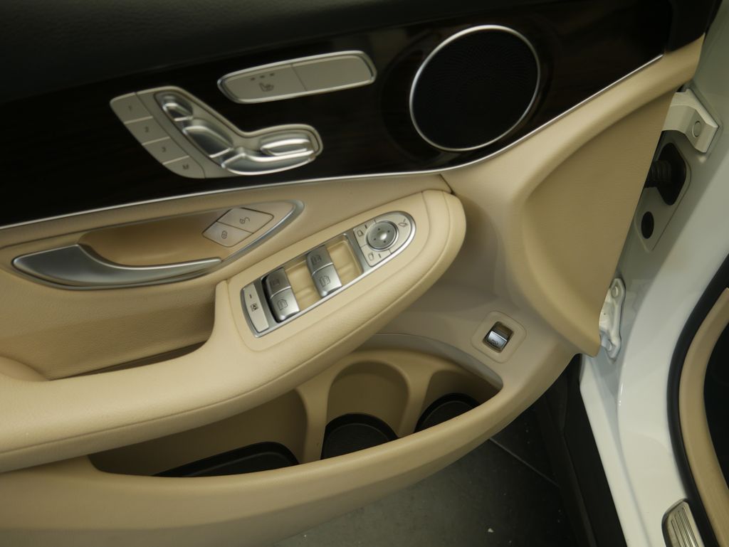 Thumbnail: 2022 Mercedes-Benz GLC - 5