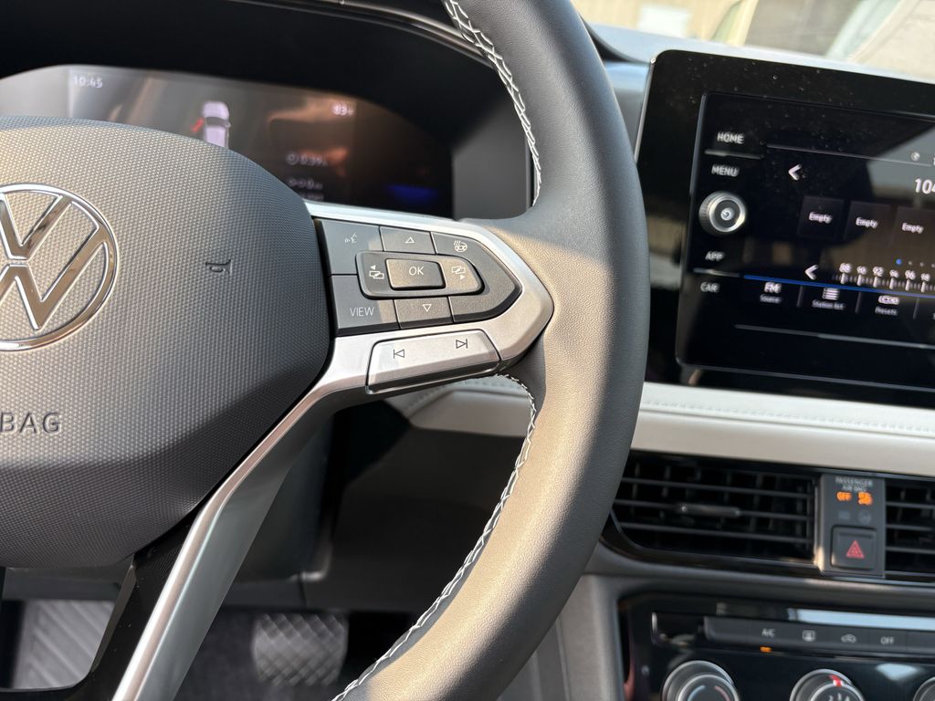 New 2025 Pure White Volkswagen 1.5T S image 17