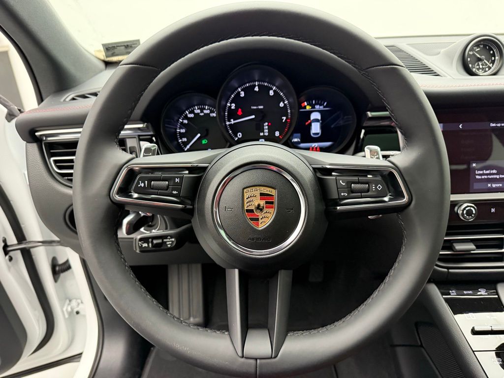 Thumbnail: 2025 Porsche Macan - 12