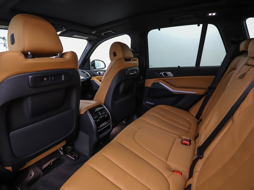 Thumbnail: 2022 BMW X5 - 21