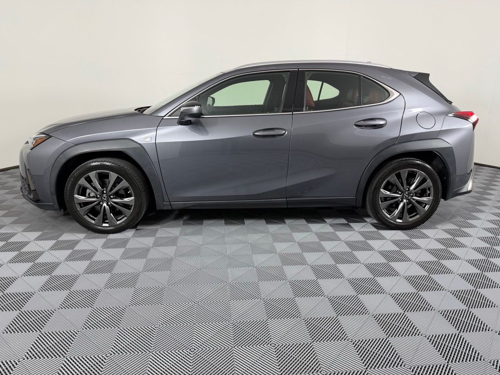Thumbnail: 2021 Lexus UX - 2