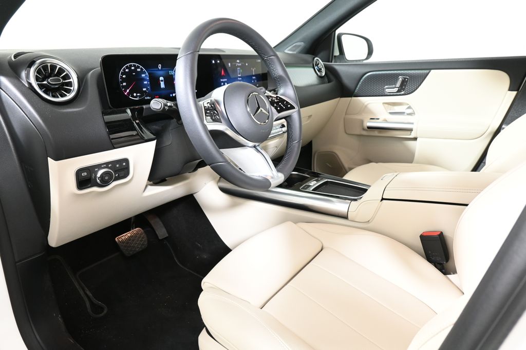 2025 Mercedes-Benz GLA 250 4MATIC 13