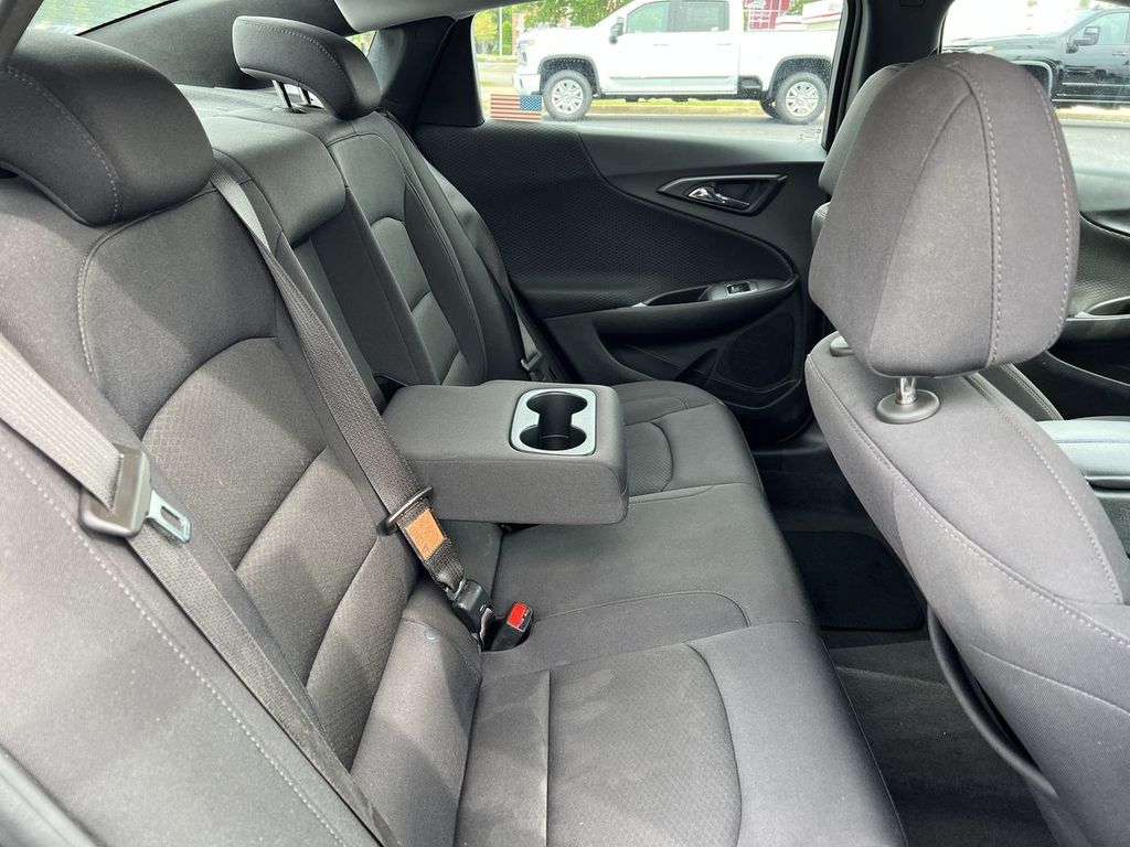 2023 Chevrolet Malibu LT photo