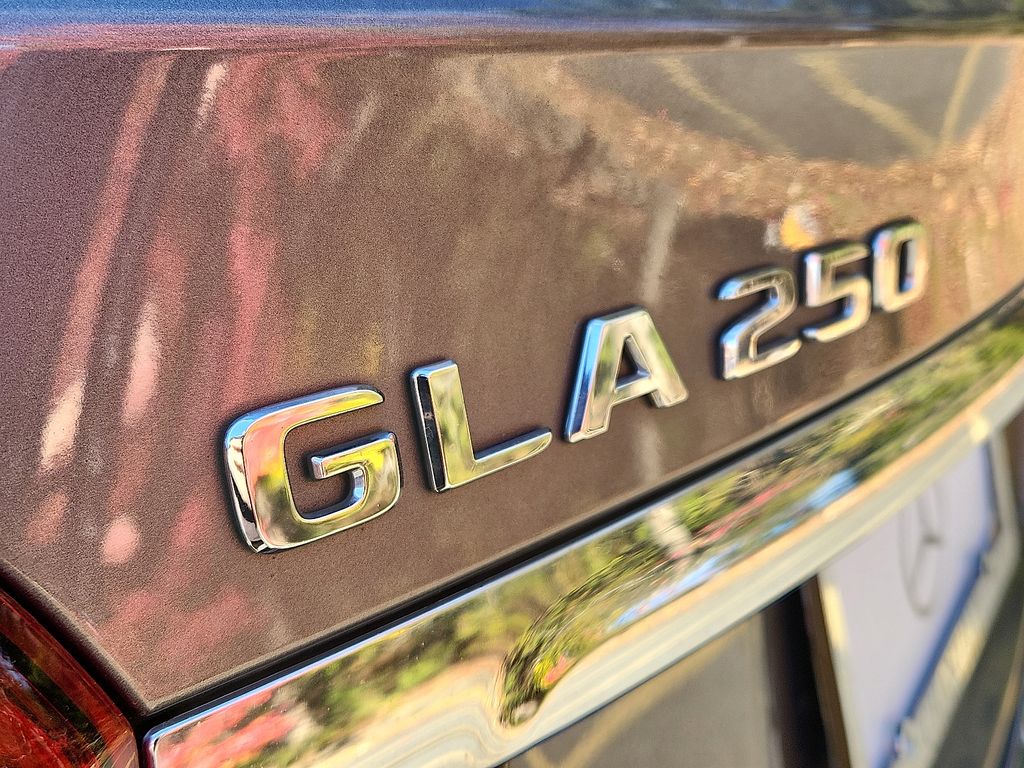 Thumbnail: 2019 Mercedes-Benz GLA - 30