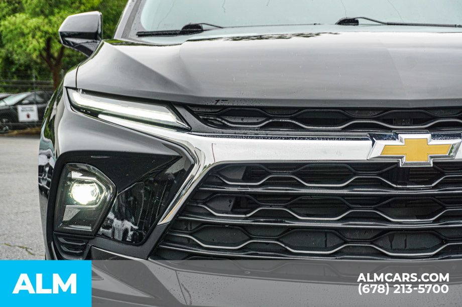 Used 2025 Black Chevrolet LT image 12