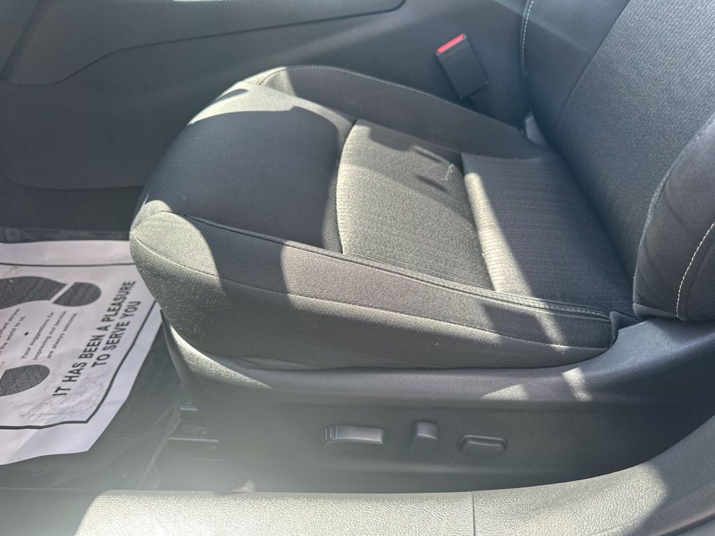 2022 Brilliant Silver Metallic Nissan Altima 2.5 SV FWD Sedan