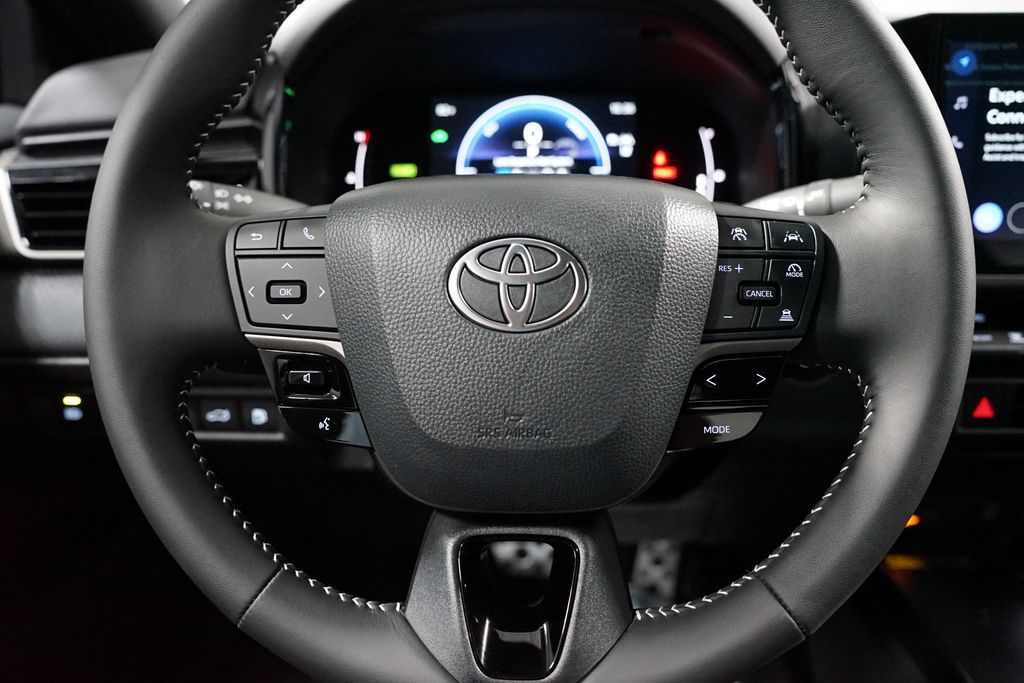 Thumbnail: 2025 Toyota Camry - 12