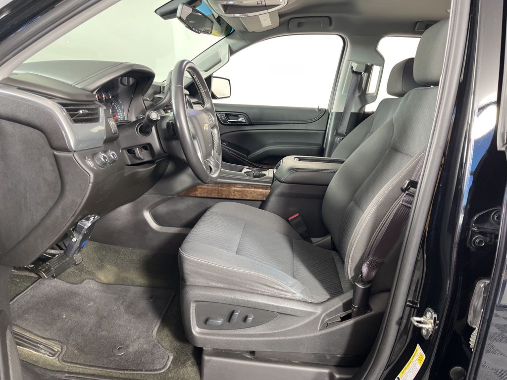 Thumbnail: 2017 Chevrolet Tahoe - 23