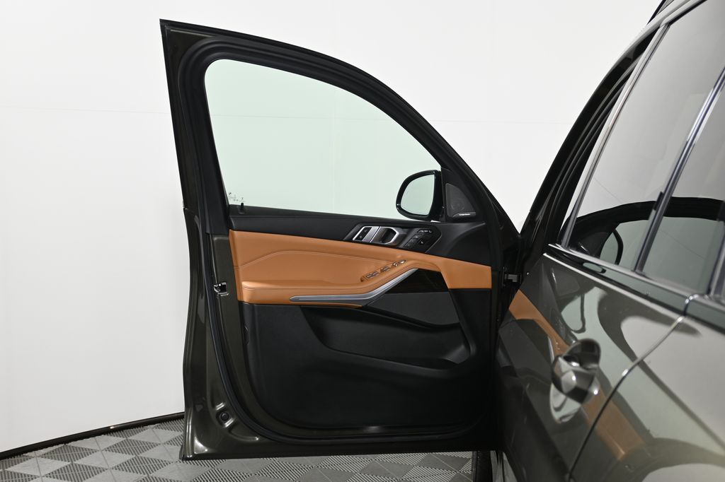 Thumbnail: 2023 BMW X7 - 29