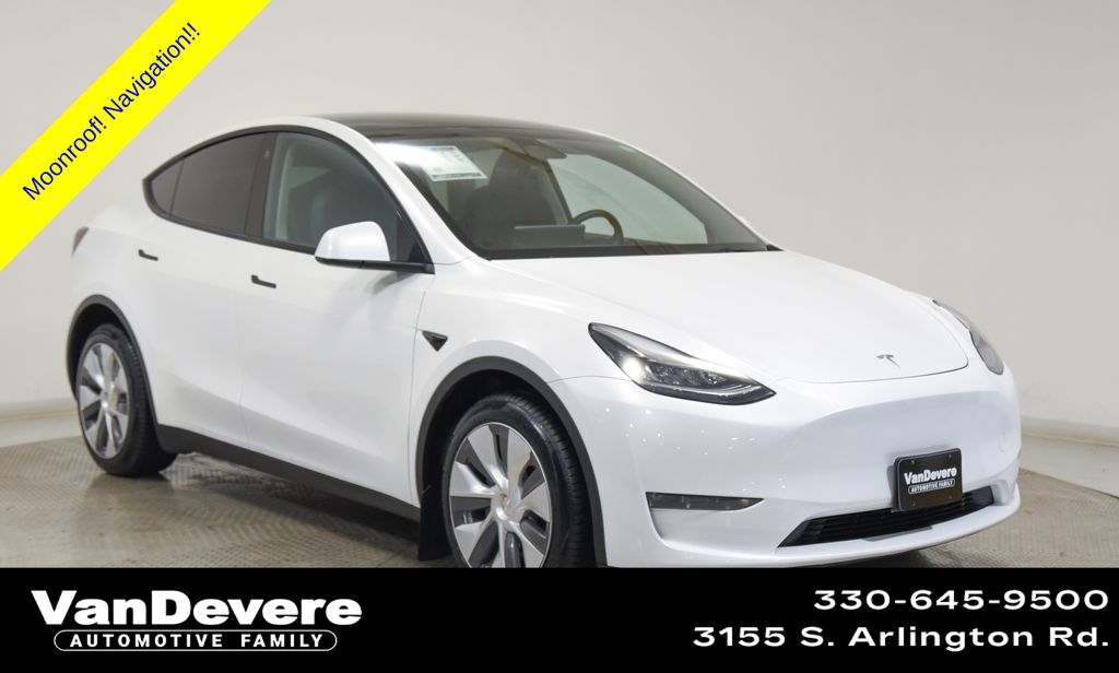 White 2023 Tesla Model Y Long Range AWD SUV / Crossover All-Wheel Drive 1-Speed Automatic