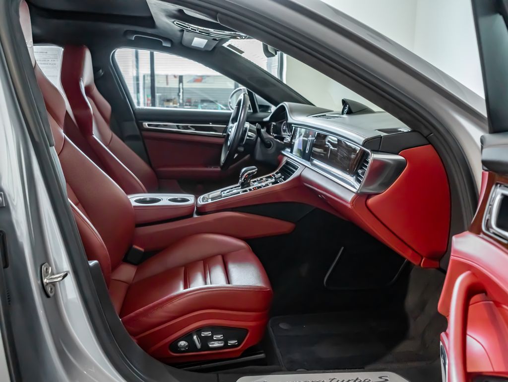 Certified Used 2018  Porsche Turbo S image 31