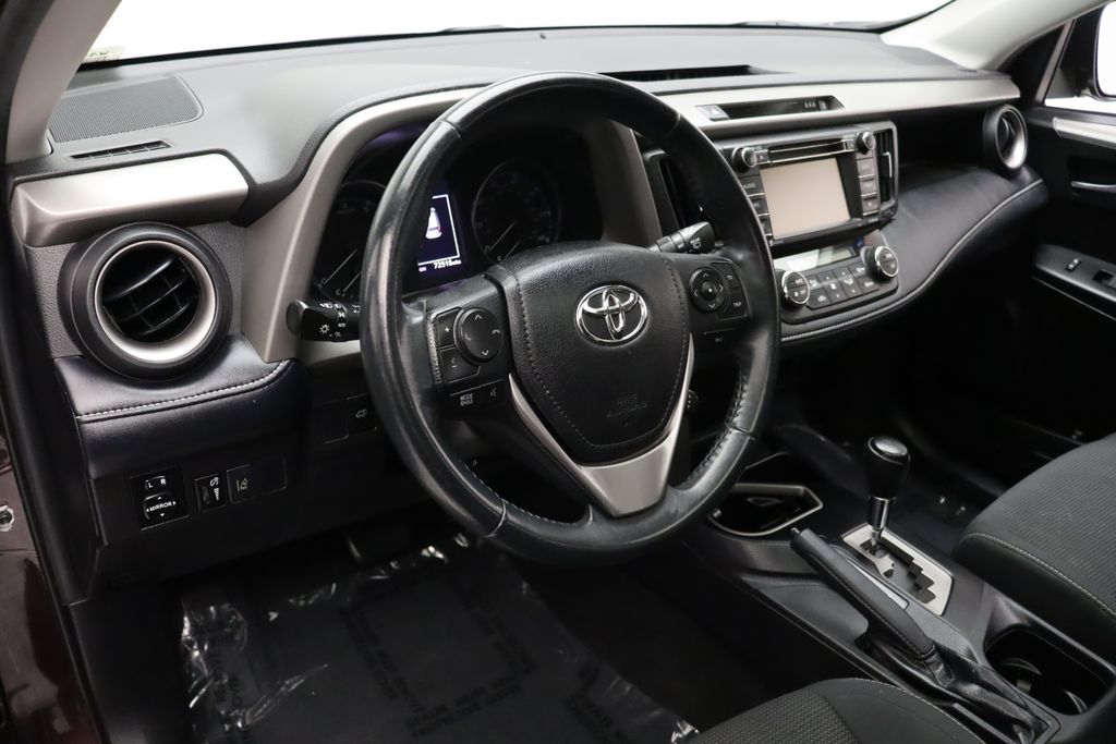 2018 Toyota RAV4 XLE 15