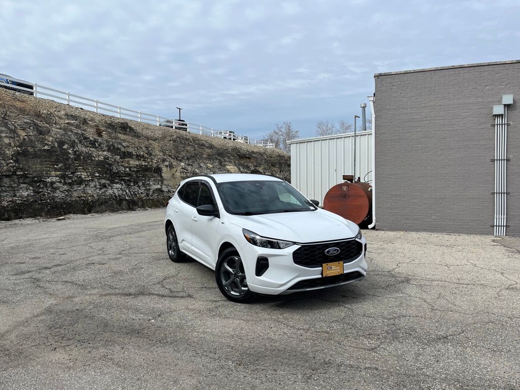 Oxford White 2023 Ford Escape Hybrid ST-Line FWD SUV / Crossover Front-Wheel Drive Continuously Variable Transmission