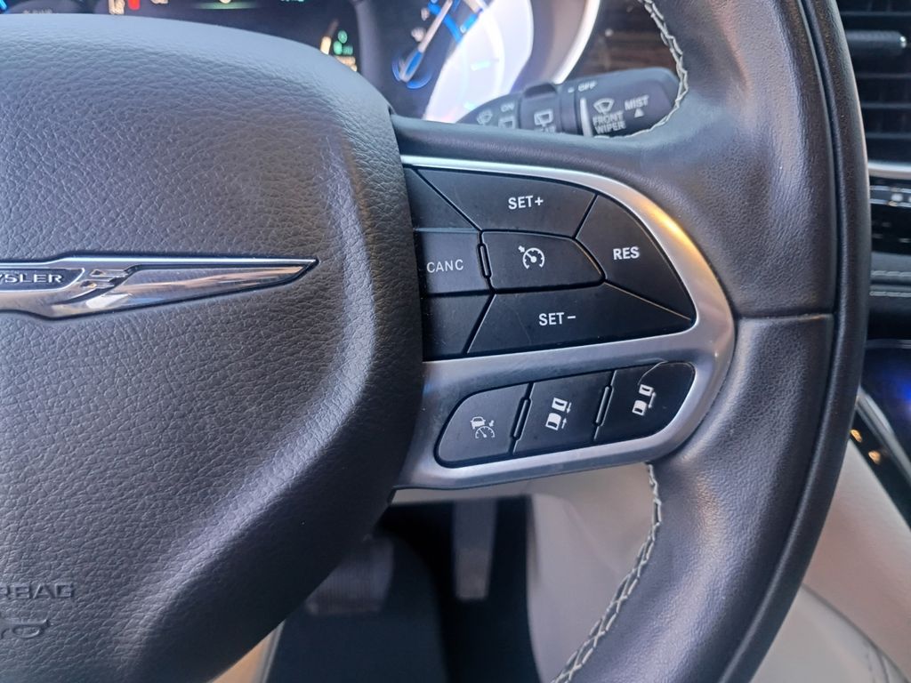 Used Car 2022 Chrysler Pacifica Hybrid  Limited For Sale Under $30,000 In Austin, Texas