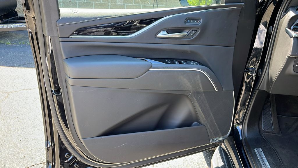 2022 Cadillac Escalade ESV Sport 11