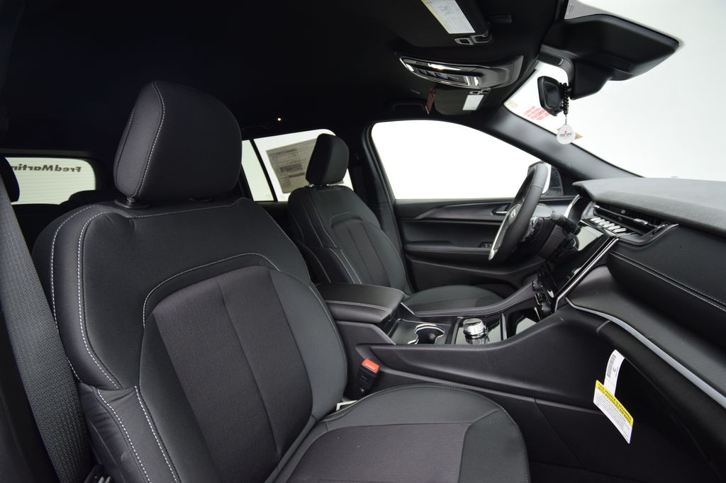 new 2026 Jeep Grand Cherokee car, priced at $38,631