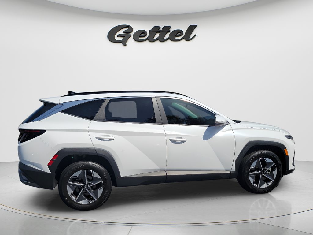 Certified Used 2025 White Hyundai SEL Convenience image 4