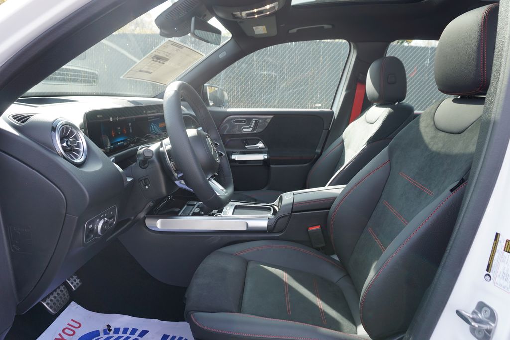 Thumbnail: 2026 Mercedes-Benz GLB - 9