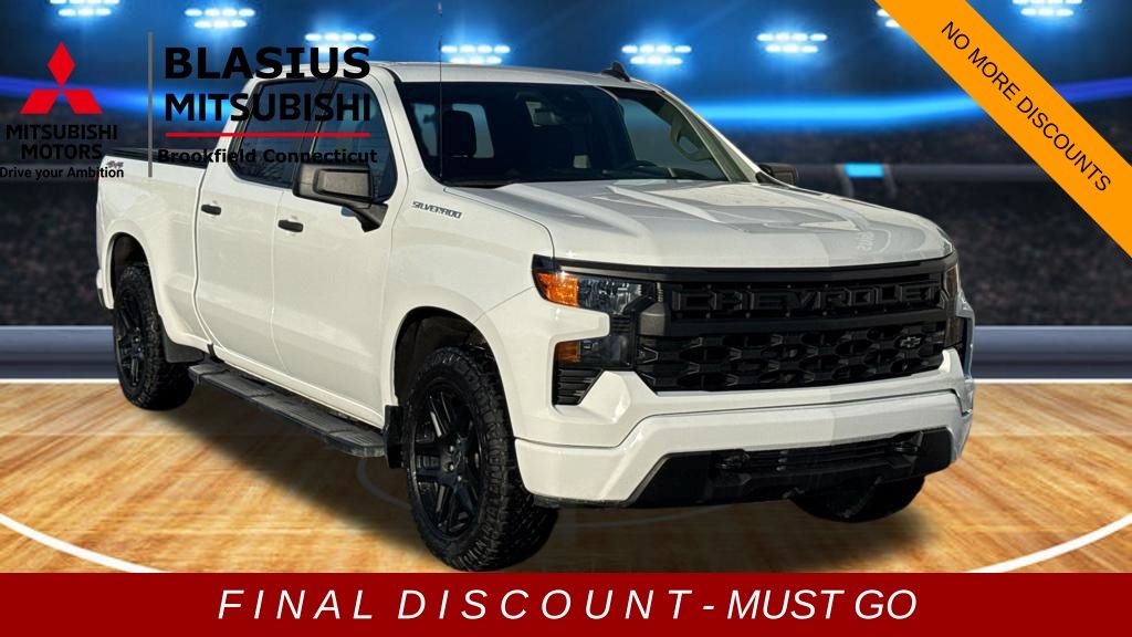 Summit White 2023 Chevrolet Silverado 1500 Custom Crew Cab 4WD Pickup Truck Four-Wheel Drive 8-Speed Automatic