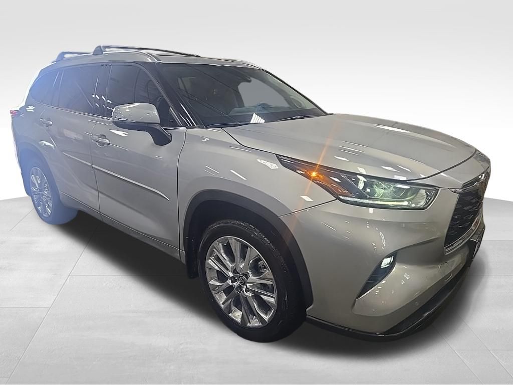 Used 2023 Toyota Highlander SUV