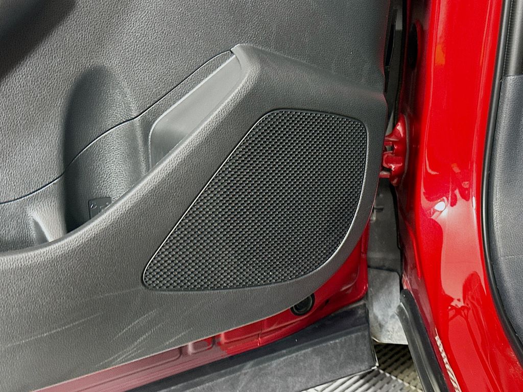 2023 Toyota Corolla Cross SE 18