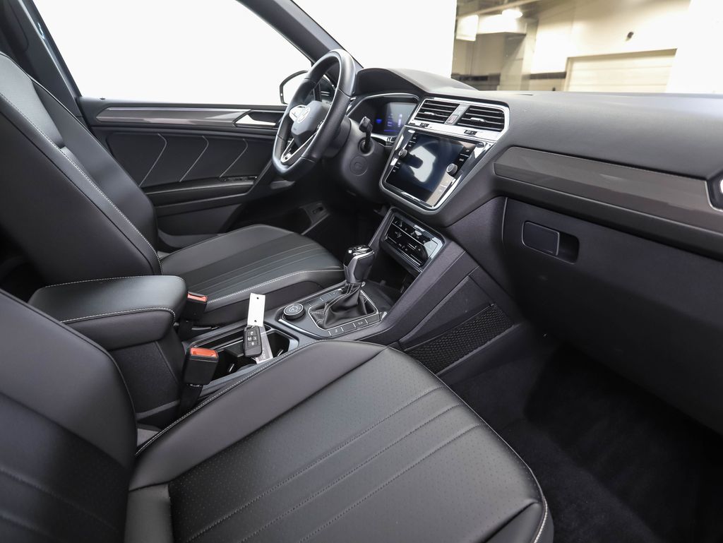 Thumbnail: 2022 Volkswagen Tiguan - 29