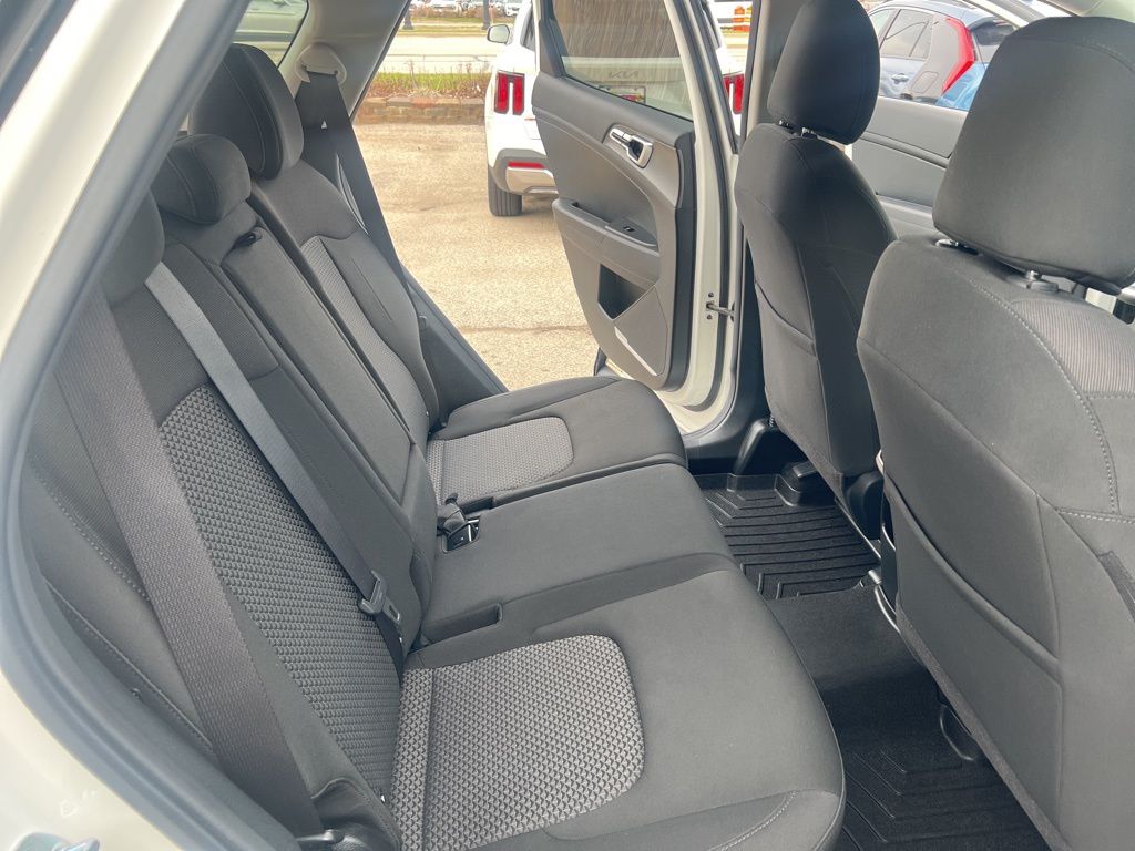 2023 Kia Sportage LX photo