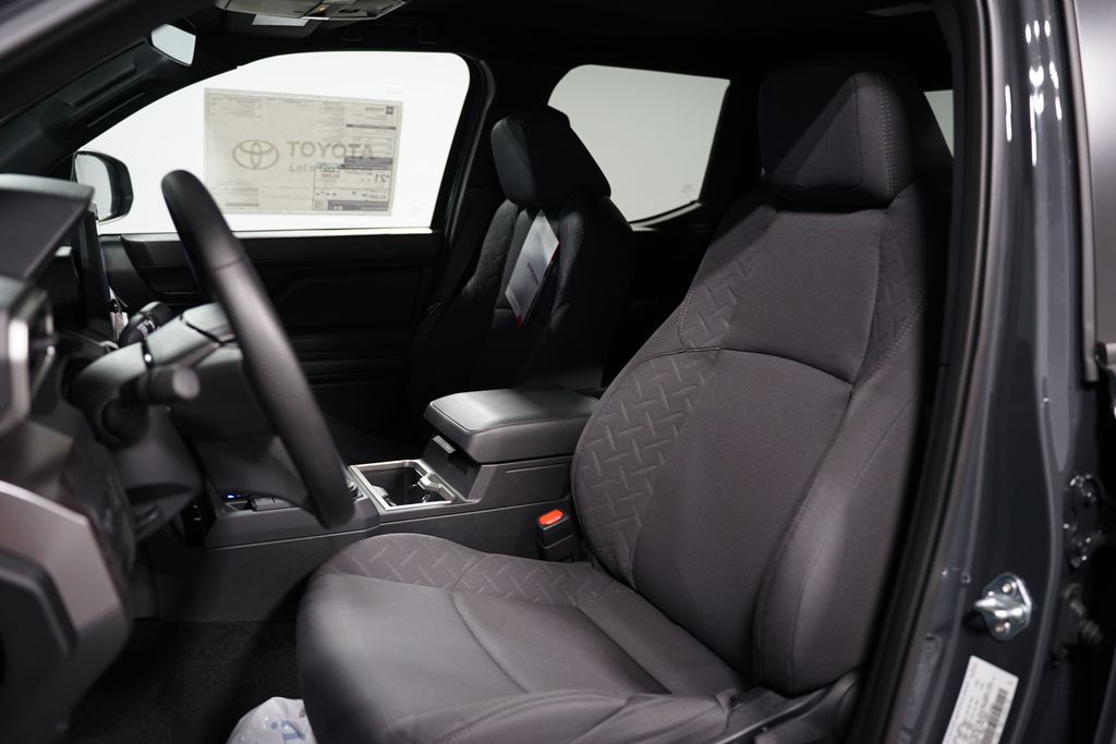 2025 Toyota Tacoma SR5 28
