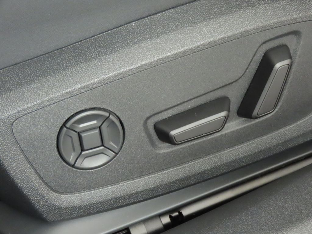 Thumbnail: 2026 Audi A5 - 32