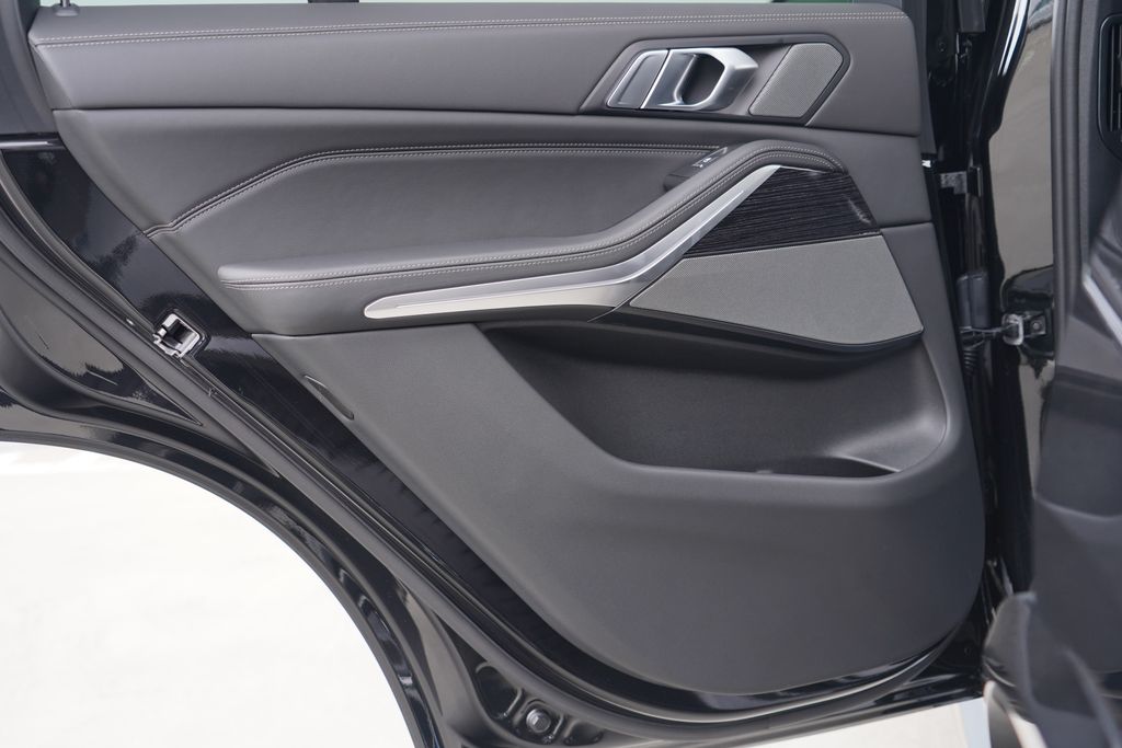 Thumbnail: 2026 BMW X5 - 27