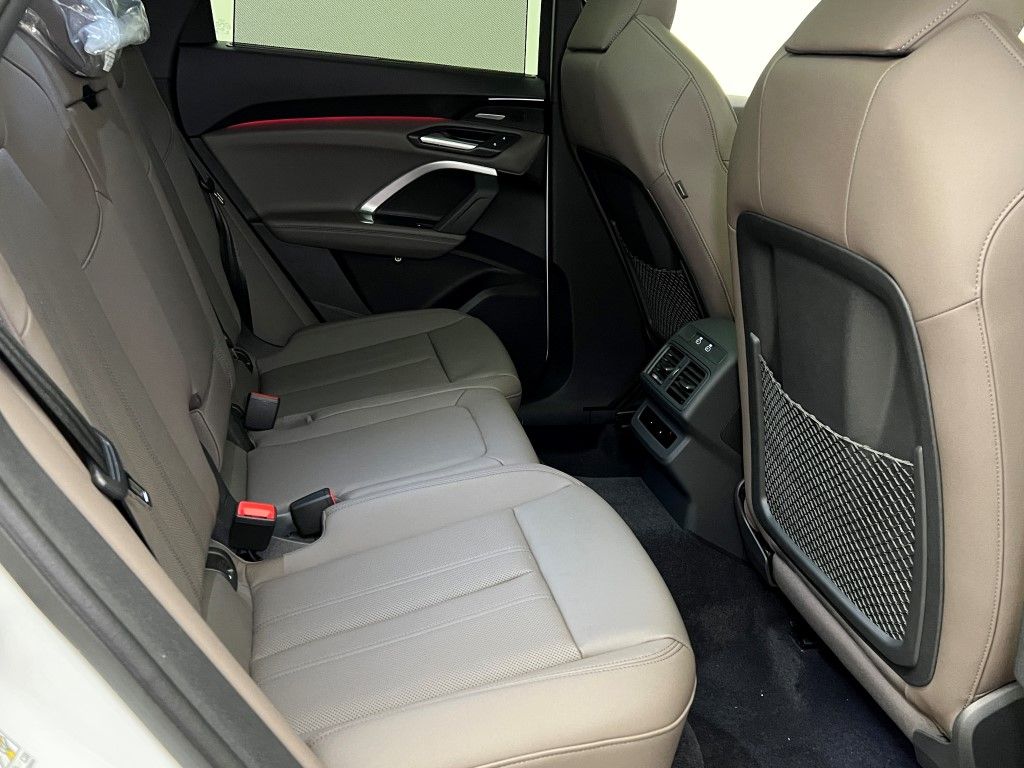 Thumbnail: 2025 Audi Q5 - 16