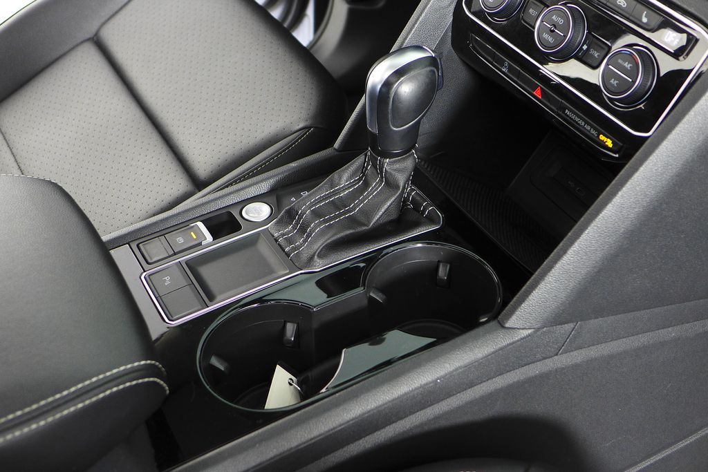 Thumbnail: 2022 Volkswagen Atlas - 15