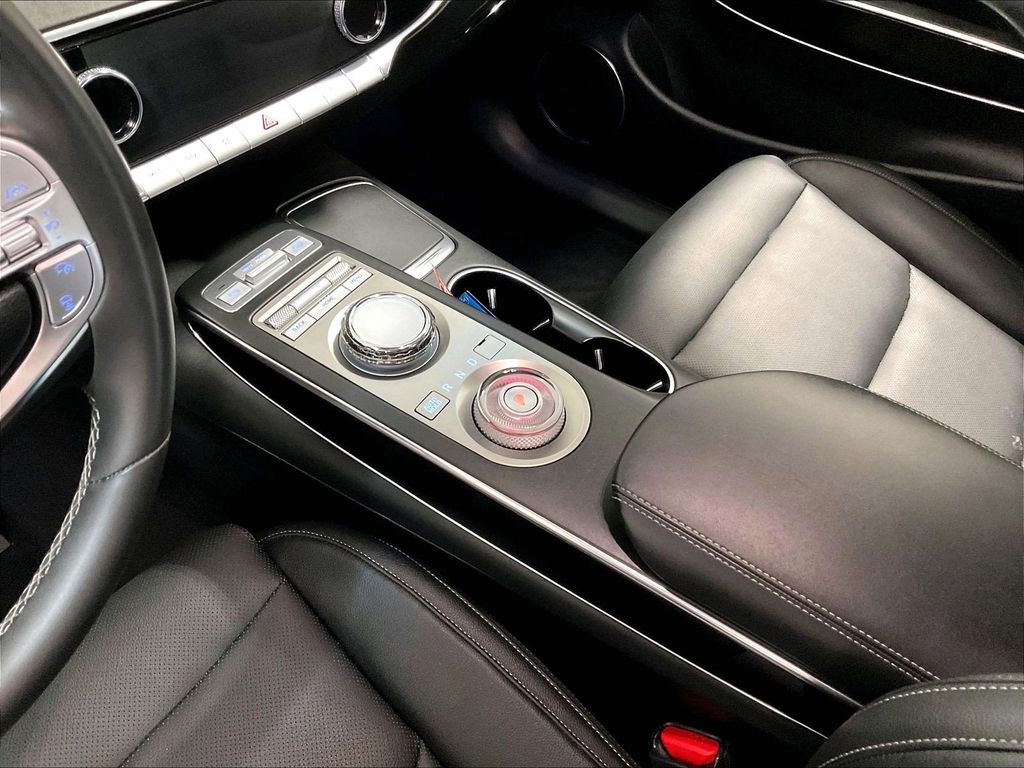 2025 Genesis GV70 — photo 20