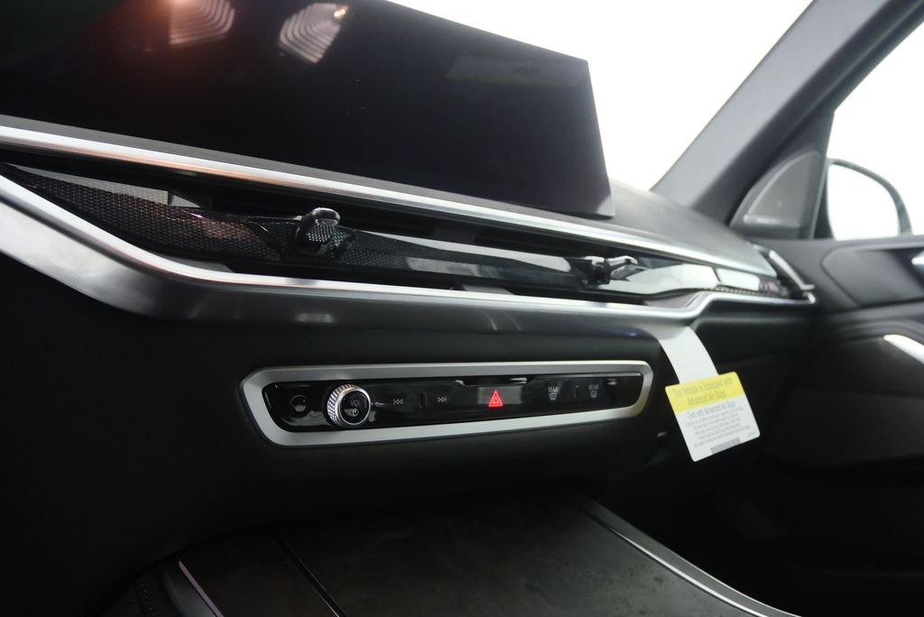 Thumbnail: 2026 BMW X5 - 21