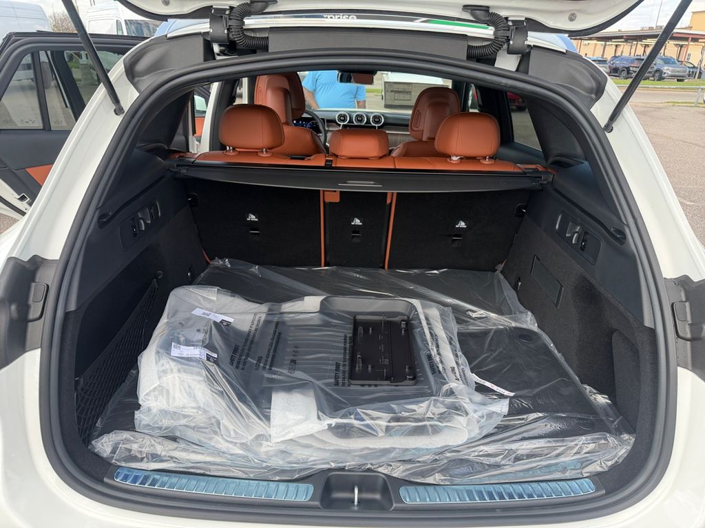 new 2026 Mercedes-Benz GLC car