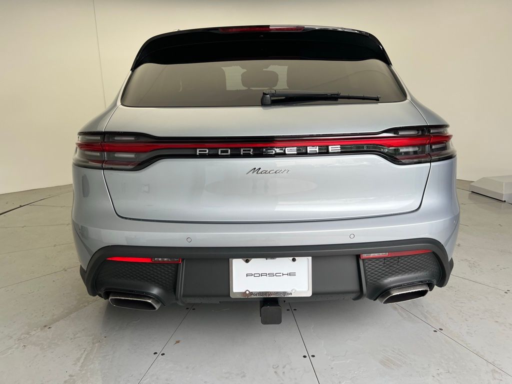 Thumbnail: 2025 Porsche Macan - 21