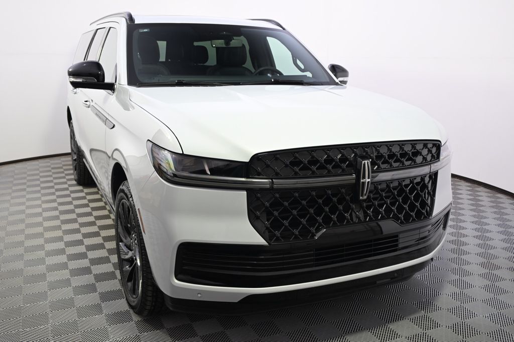 New 2025 White Lincoln Reserve image 9