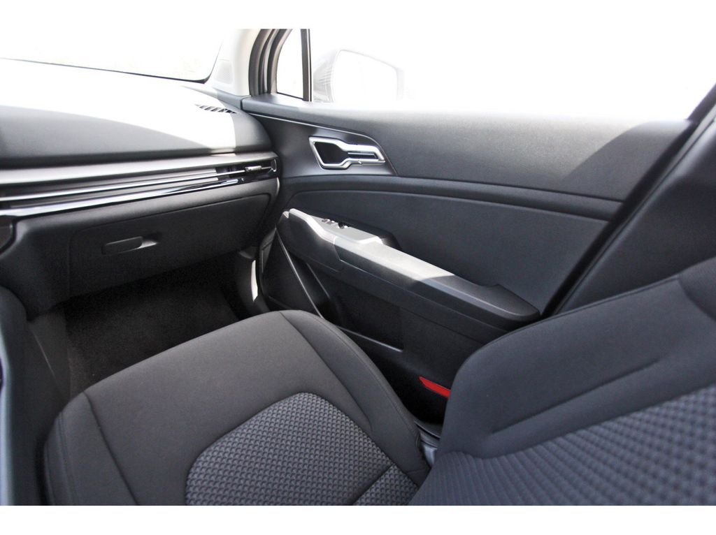 New 2027 Kia Sportage Hybrid SUV