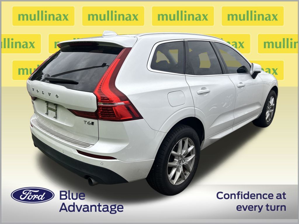 Certified Used 2021  Volvo T6 Momentum image 2