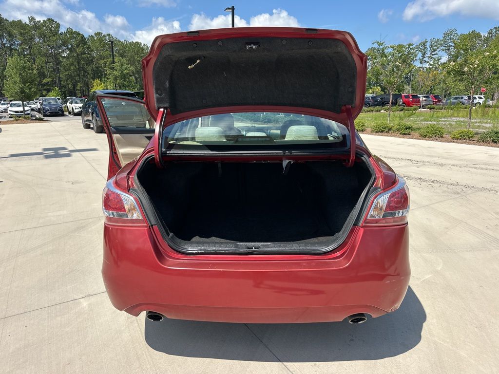 2013 Cayenne Red Metallic Nissan Altima 2.5 S FWD Sedan
